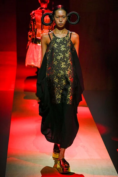 Look 40